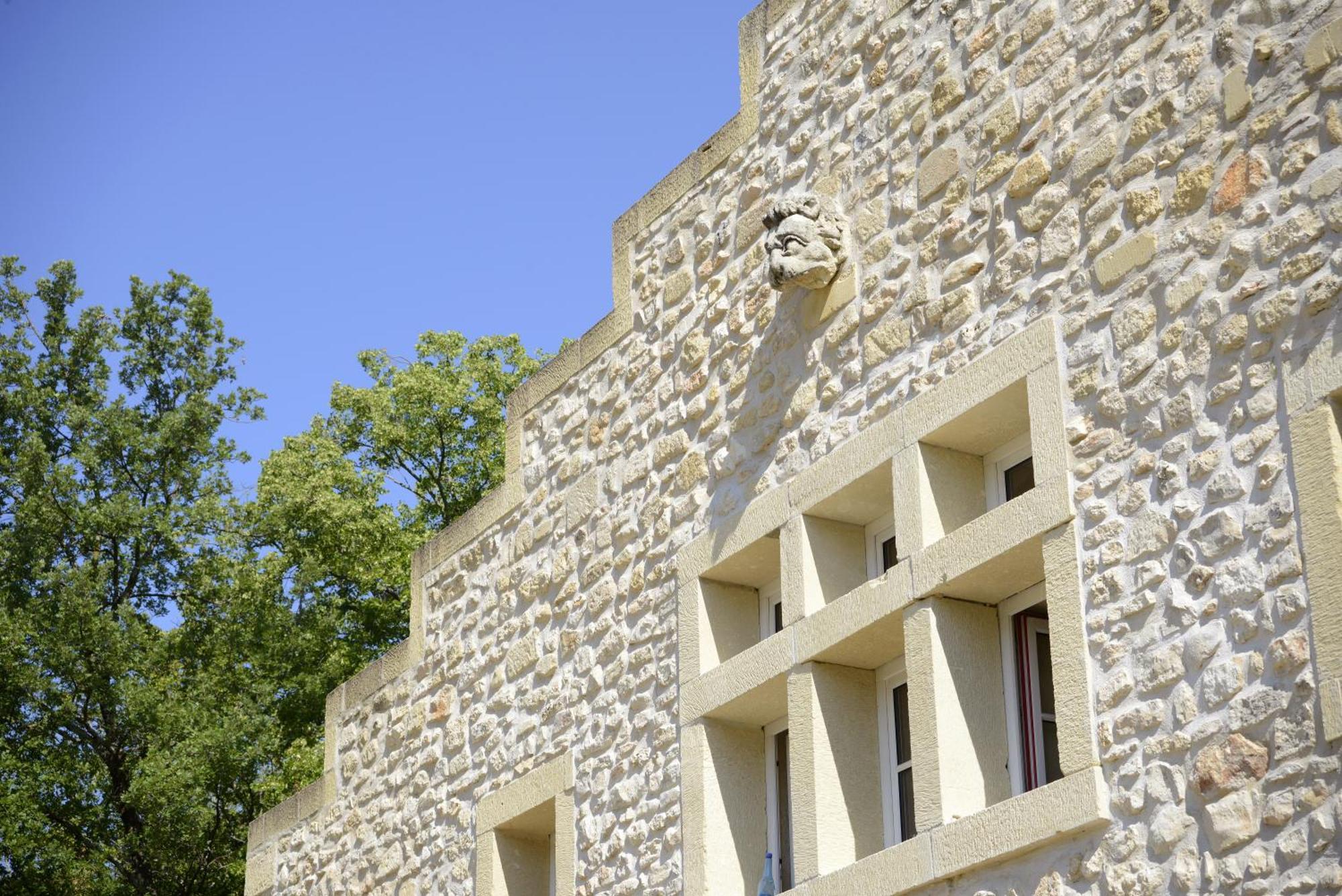Chateau De Pondres Villevieille Exteriör bild